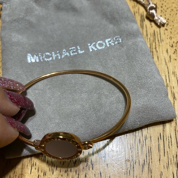 MK! Trying to eliminate my stuff.. - Picture 3 of 3